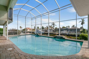 Coastal Haven Stylish Getaway in Marco Island